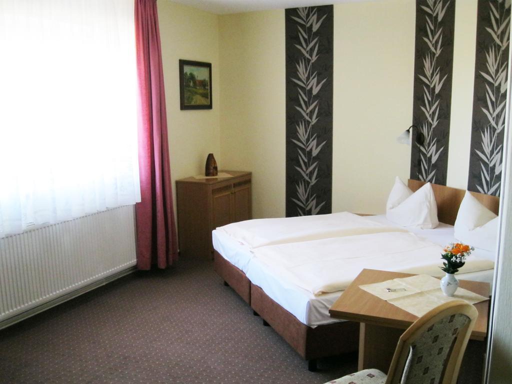 Mucha Ohg Hotel Sembziner Hof Klink Habitación foto