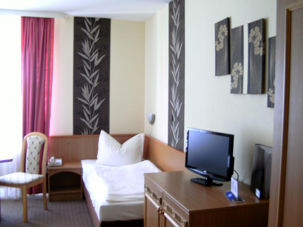 Mucha Ohg Hotel Sembziner Hof Klink Habitación foto